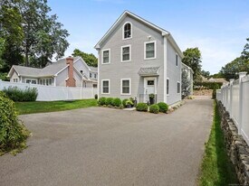 74 Forest St in New Canaan, CT - Building Photo