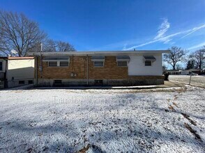 11423 Ortega Dr in St. Louis, MO - Building Photo - Building Photo