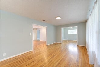 5025 Hazelton St in Houston, TX - Building Photo - Building Photo