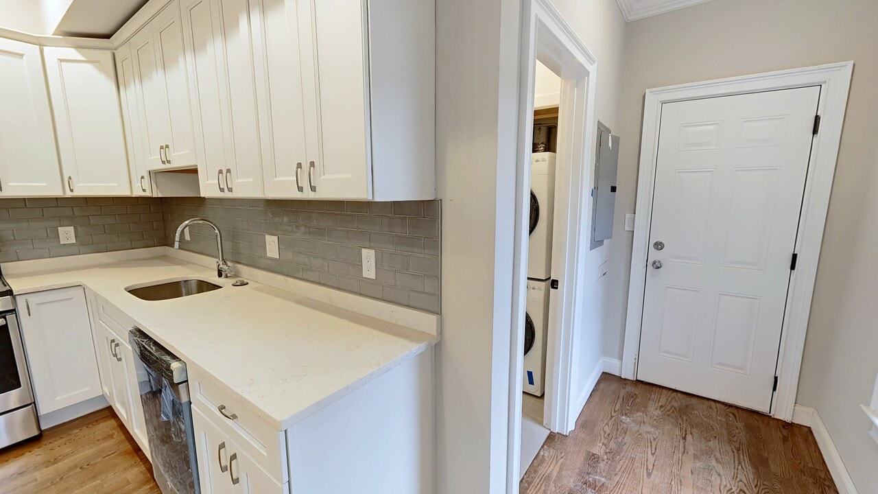 76 Cross St, Unit 2 in Somerville, MA - Building Photo