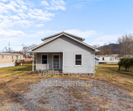 303 Tarheel Dr in Waynesville, NC - Building Photo - Building Photo