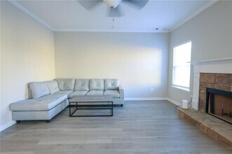 225 Eva Wy in Cartersville, GA - Foto de edificio - Building Photo