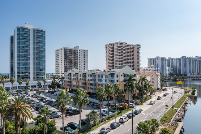 Capo Mar in Miami Beach, FL - Foto de edificio - Building Photo