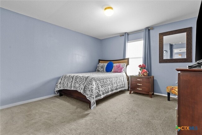 202 W Gemini Ln