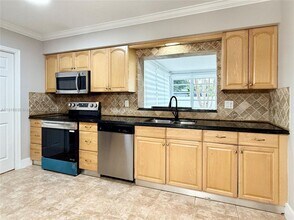 216 SE 5th St in Dania Beach, FL - Building Photo - Building Photo