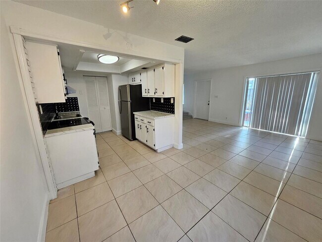 2118 NW 59th Terrace in Lauderhill, FL - Building Photo - Building Photo
