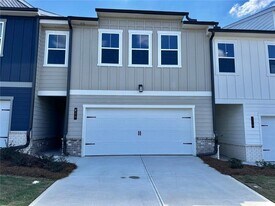 440 Pt Pl Dr in Loganville, GA - Building Photo