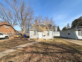 1804 S Memorial Dr in Appleton, WI - Building Photo