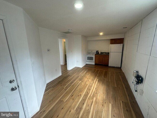 135 W Main St-Unit -1 in Wardensville, WV - Building Photo - Building Photo