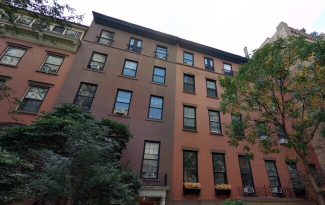 62 Clark St