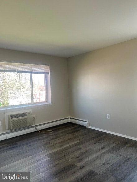 2330 Glendale Terrace, Unit C2 in Alexandria, VA - Building Photo - Building Photo