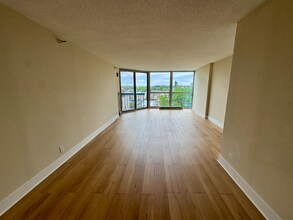 1660 N Prospect Ave in Milwaukee, WI - Building Photo - Building Photo