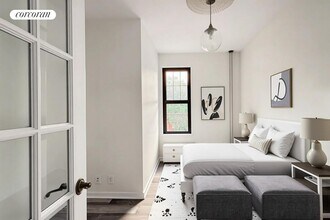 128 W 13th St in New York, NY - Building Photo - Building Photo