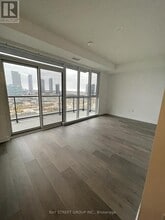 10 Honeycrisp Cres in Vaughan, ON - Building Photo - Building Photo