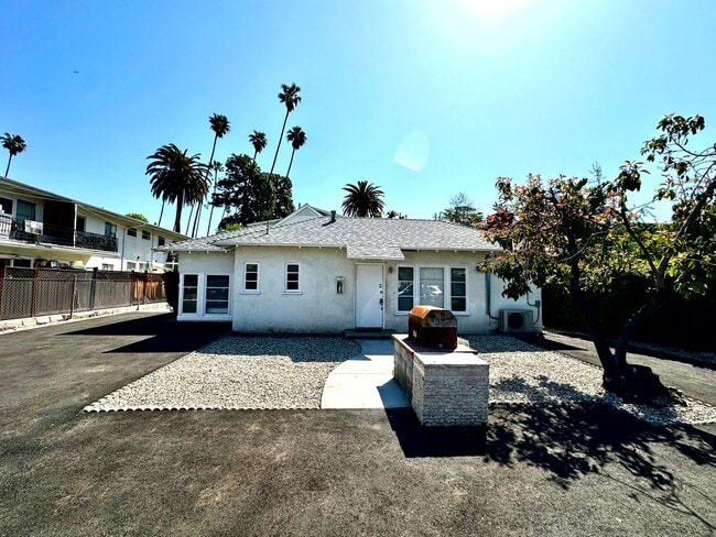 607 N El Molino Ave in Pasadena, CA - Building Photo - Building Photo