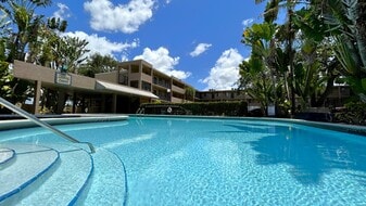 Hawaiian Palms in Fort Lauderdale, FL - Building Photo