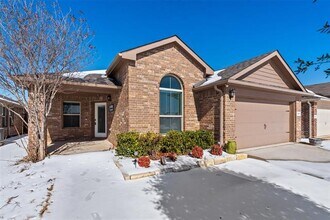 328 Foxhunter St in Fort Worth, TX - Building Photo - Building Photo