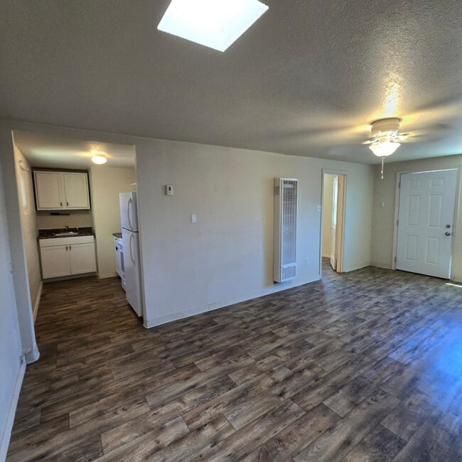 property at 541 Cardenas Dr SE