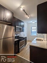 2211 W Eastwood Ave, Unit 3S Apartments