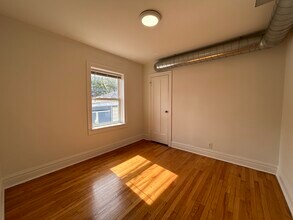 3018 N Karlov Ave, Unit 1 in Chicago, IL - Foto de edificio - Building Photo