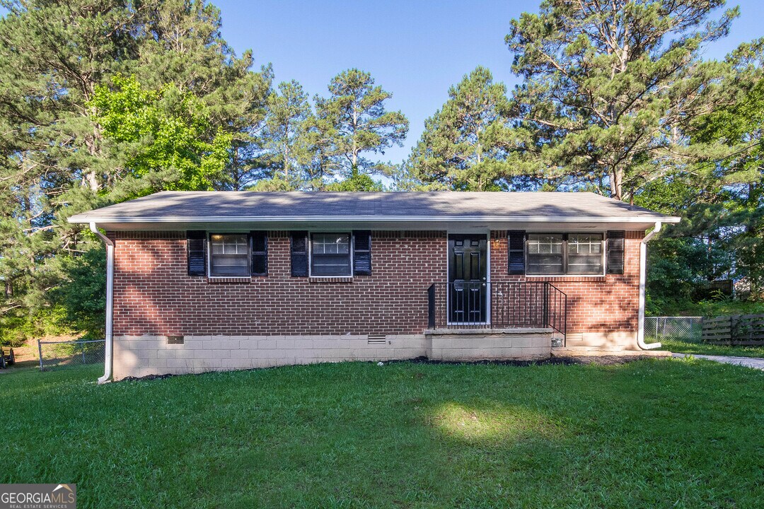 8191 Dunellen Ln in Jonesboro, GA - Building Photo