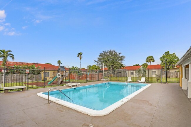 21275 NE 8th Pl in Miami, FL - Building Photo - Building Photo