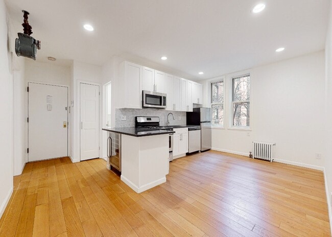 Thayer Street in New York, NY - Building Photo - Building Photo