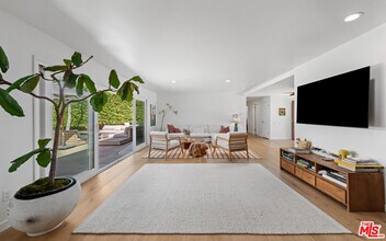 6202 Frondosa Dr in Malibu, CA - Building Photo - Building Photo