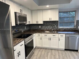 3064 Riverside Dr in Coral Springs, FL - Building Photo