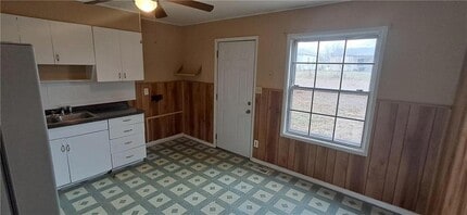 3305 Chippewa Ln in St. Joseph, MO - Building Photo - Building Photo