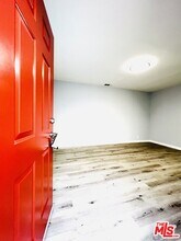 301 E Alameda Ave-Unit -C in Burbank, CA - Building Photo - Building Photo