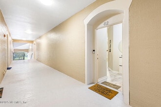 7990 Baymeadows Rd in Jacksonville, FL - Building Photo - Building Photo