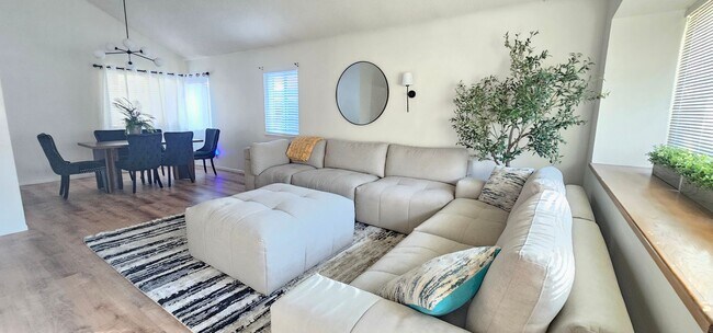 946 Roosevelt St in Ridgecrest, CA - Building Photo - Building Photo