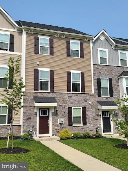 430 Paperbark Sq in Downingtown, PA - Foto de edificio