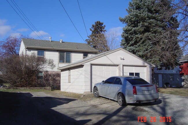 736 Grand Ave, Unit 736 Grand-Basement