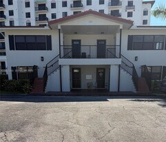 220 SW 7th St in Boca Raton, FL - Building Photo