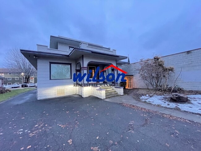 property at 309 N 3rd St