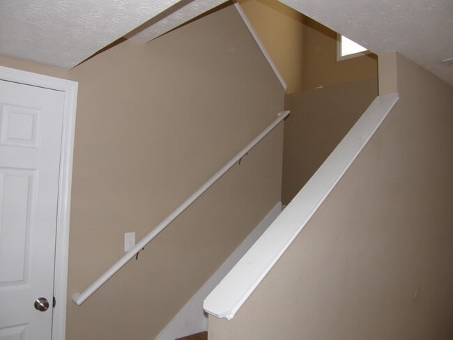 168 Dunbar Ln, Unit TRIPLEX in Richmond, KY - Foto de edificio - Building Photo