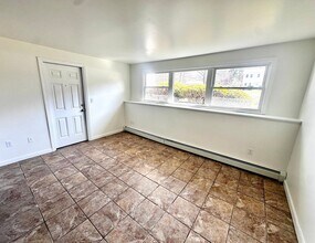 58 Old Concord Turnpike in Barrington, NH - Building Photo - Building Photo