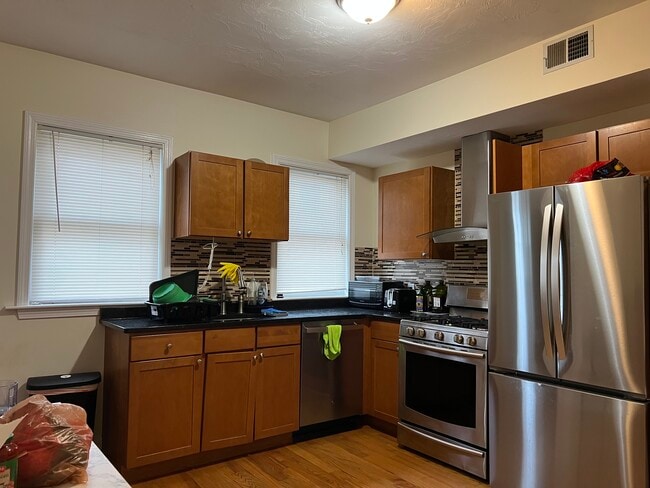 12 Weld Hill St, Unit 2