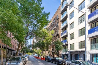 321 E 22nd St in New York, NY - Foto de edificio - Building Photo