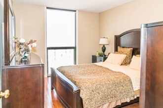 1280 W Peachtree St NW, Unit 2013 in Atlanta, GA - Foto de edificio - Building Photo