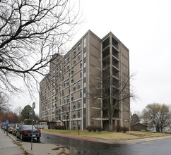 Polk Plaza in Topeka, KS - Building Photo - Building Photo