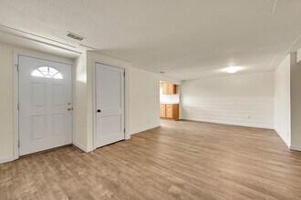 6190 Wadsworth Blvd in Arvada, CO - Foto de edificio - Building Photo