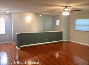476 Santa Cruz Plz NE, Unit F in St. Petersburg, FL - Foto de edificio - Building Photo