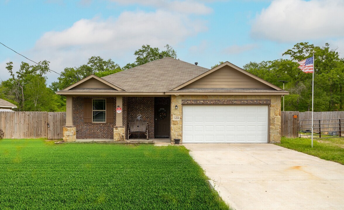 24585 Meath St in Hempstead, TX - Building Photo