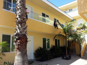 Mission Manor Apartments in San Diego, CA - Building Photo - Building Photo