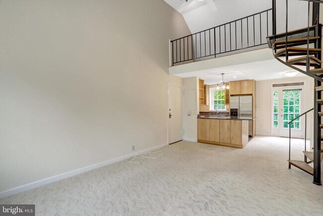 property at 3062 S Buchanan St