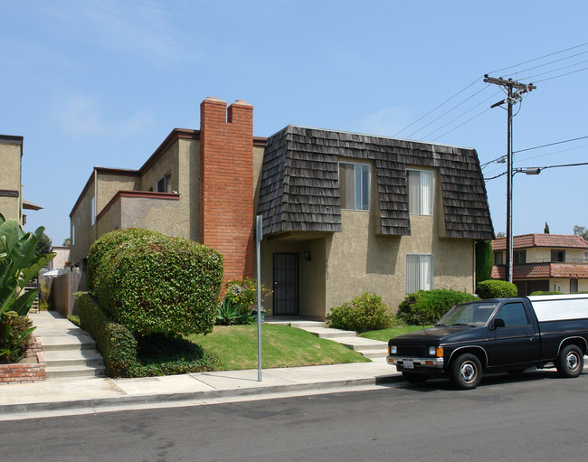 16722 Blanton St in Huntington Beach, CA - Building Photo - Building Photo