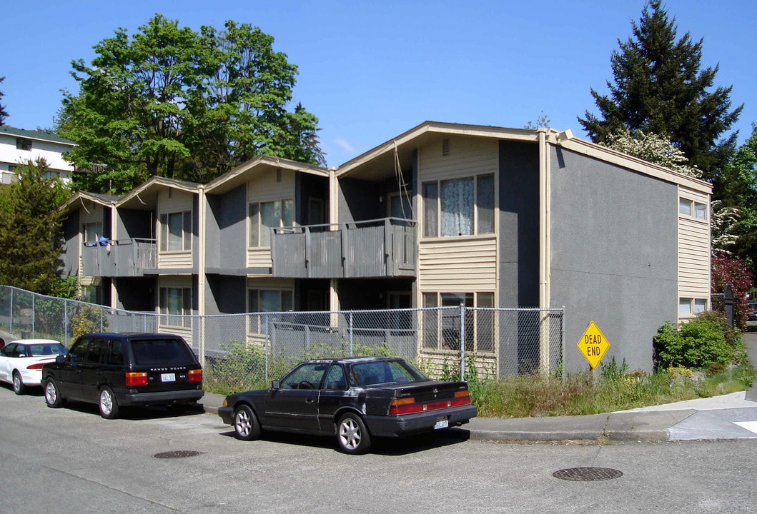 6925 Rainier Ave S in Seattle, WA - Building Photo